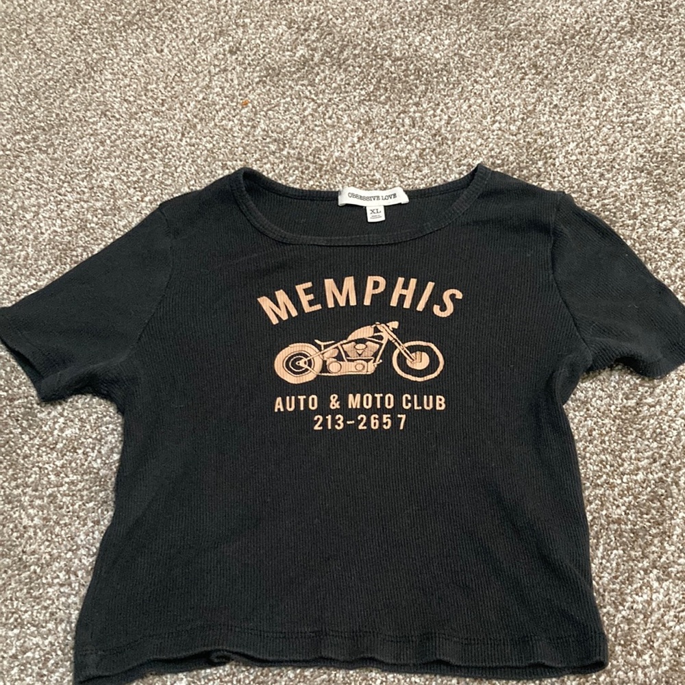 brand is obsessive love it’s an XL it’s a crop top